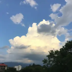 Previsão do tempo hoje para Osasco (SP): sol com algumas nuvens durante o dia; à noite o céu fica com muitas nuvens, mas não chove