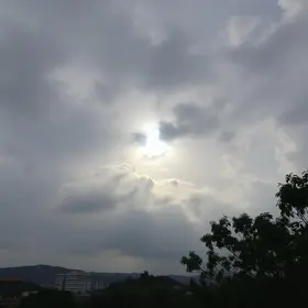 Previsão do tempo hoje para Osasco (SP): sol com muitas nuvens durante o dia e períodos de céu nublado; noite com muitas nuvens